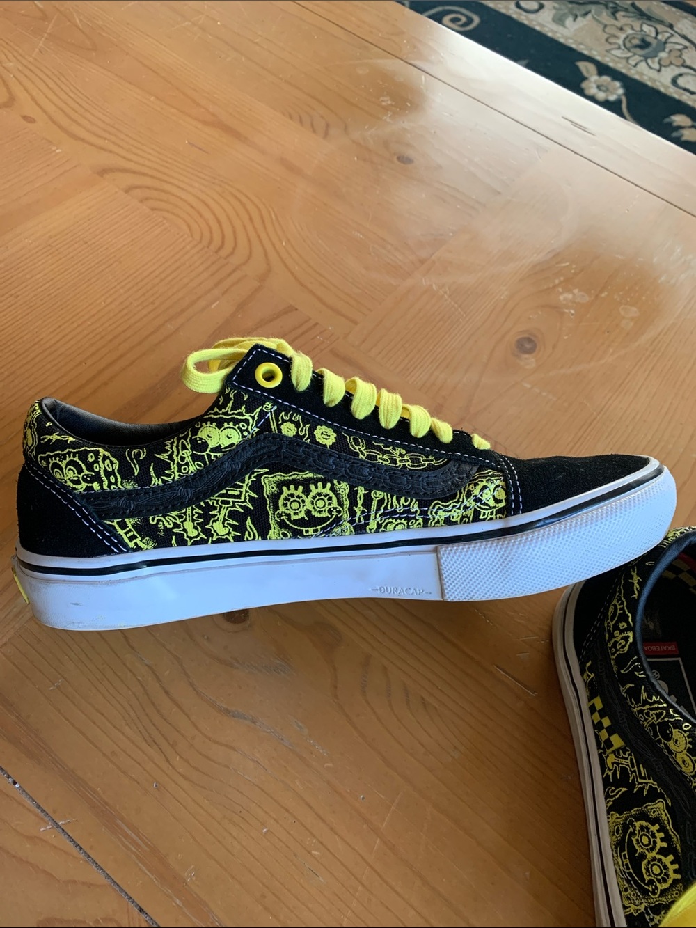 Sponge Bob and Gigliotti Vans Mens Black & Neon Yellow Graphic Skate Sneakers